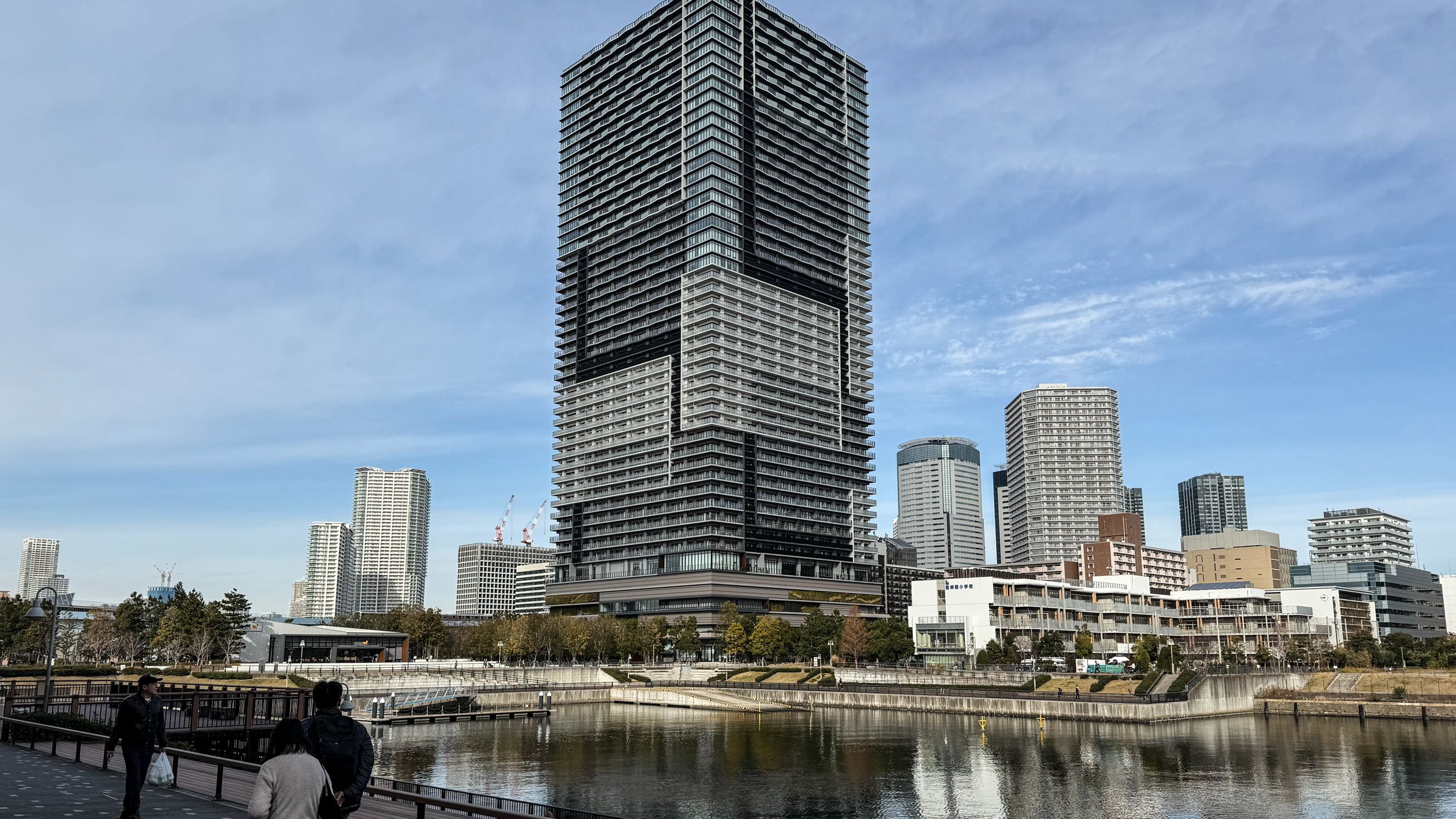 Many affluent Chinese families reside in high-rise condos in Koto ward's Toyosu neighborhood.